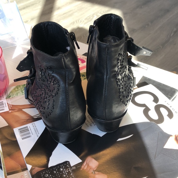 L’Idea by Lori Leather Gold Studded Ankle Boots Black size 38 - Picture 3 of 5